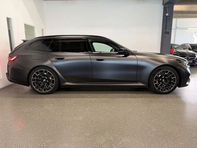 BMW M5 M5*GLASDACH*360°*HUD*MEMORY*B&W*AHK*GARANTIE*VOLL*