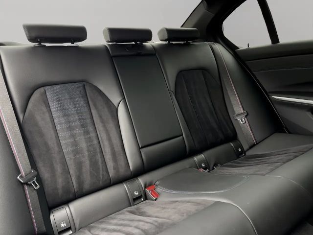 BMW 330 330i M-Sport Sedan xDrive