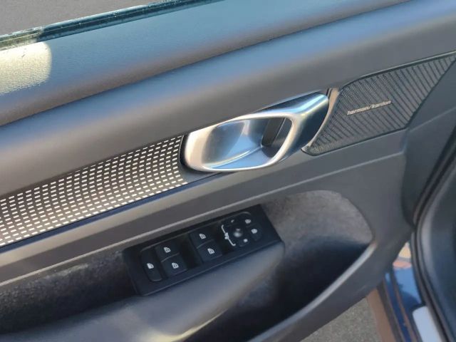 Volvo XC40 R-Design Recharge T5