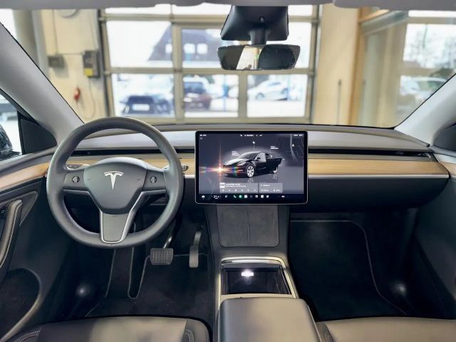 Tesla Model Y AWD Dual Motor Performance