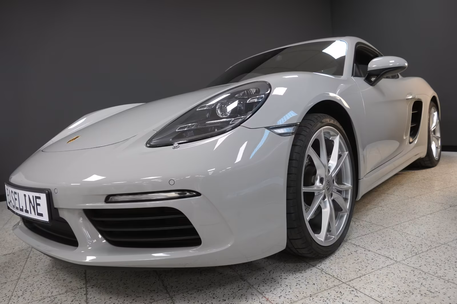Porsche Cayman 718