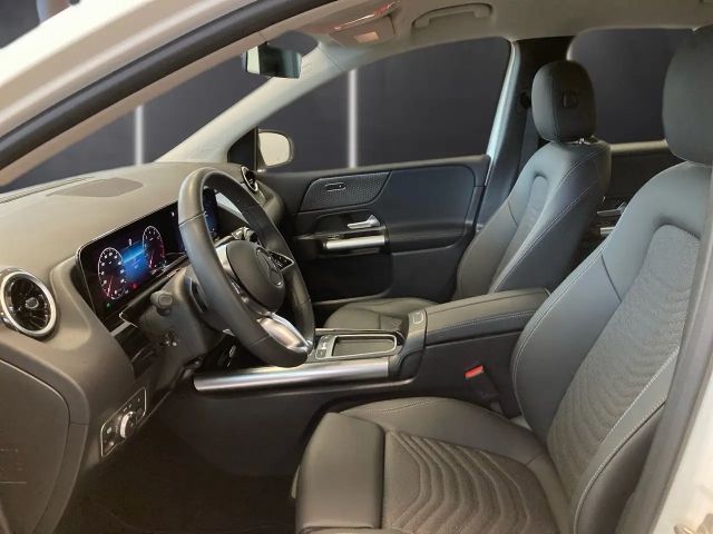 Mercedes-Benz B 220 4MATIC Progressive Sedan