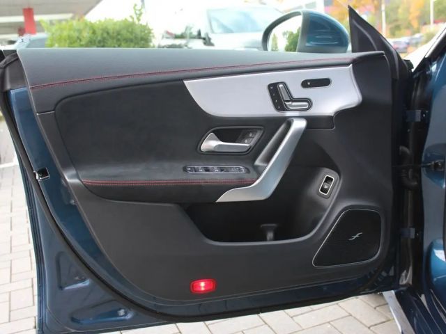 Mercedes-Benz CLA 250 AMG Line
