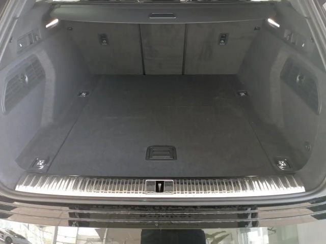 Audi Q8 e-tron 55 Business Quattro