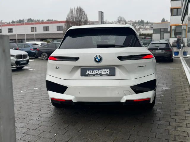 BMW iX xDrive50