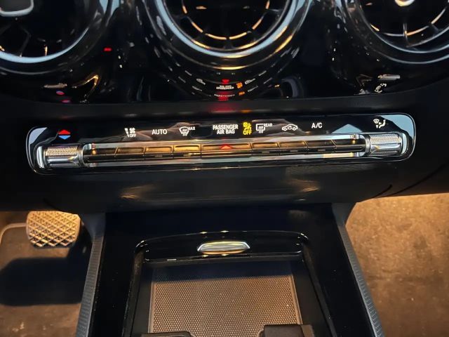 Mercedes-Benz GLA 180 *LED Navi Sitzh. Rückfahrkamera DAB*