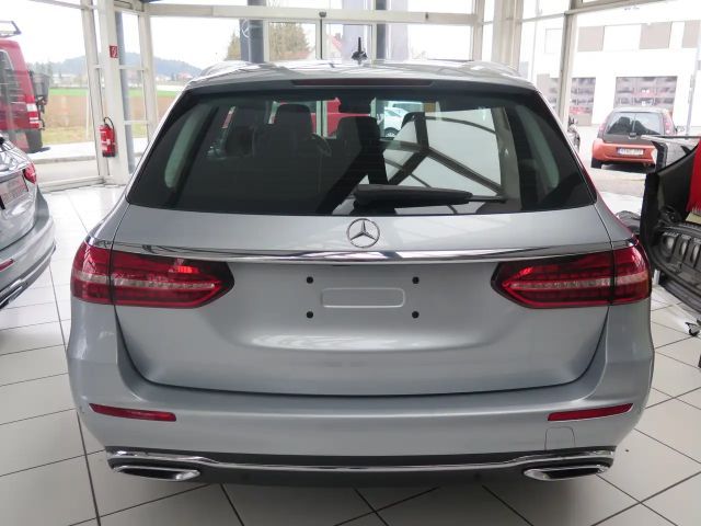 Mercedes-Benz E 220 AVANTGARDE E 220 d Estate