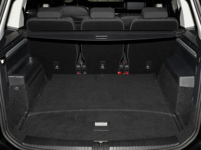 Volkswagen Touran 1.5 TSI DSG R-Line