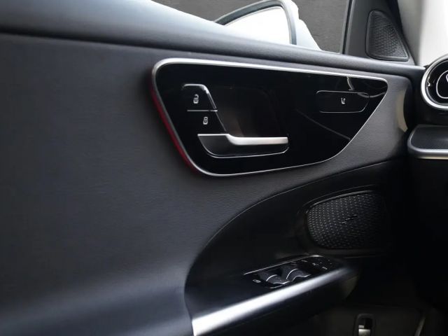 Mercedes-Benz C 180 AVANTGARDE Sedan