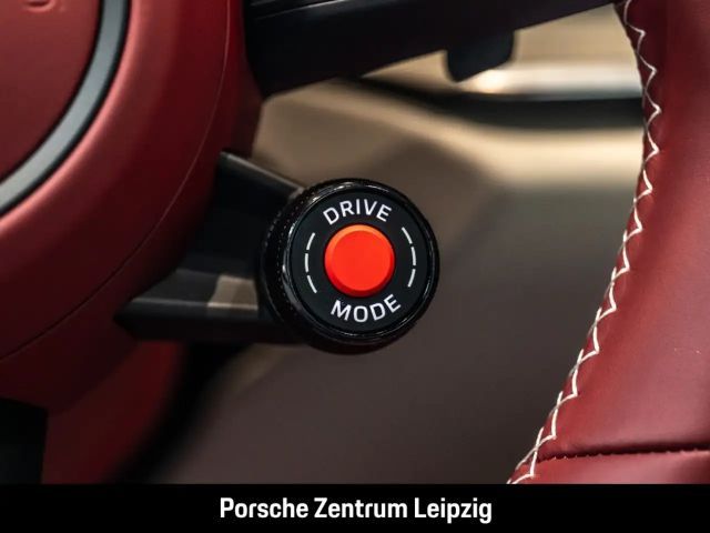 Porsche 992 4 Coupé GTS Targa