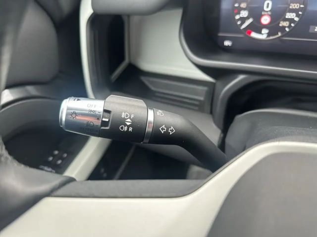 Land Rover Defender 110 D250 Dynamic SE