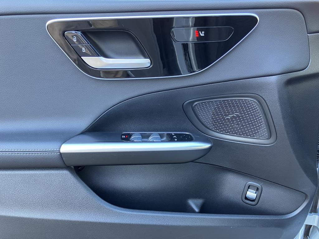 Mercedes-Benz C 200 AVANTGARDE Sedan