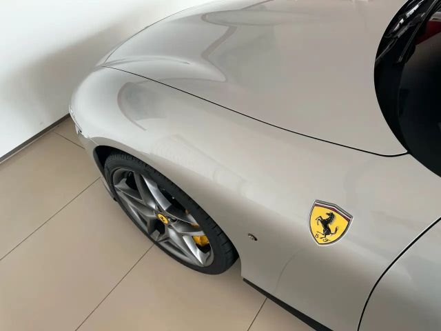 Ferrari Roma Spider