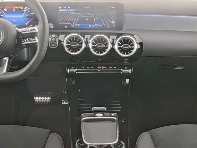 Mercedes-Benz A 200 AMG Line