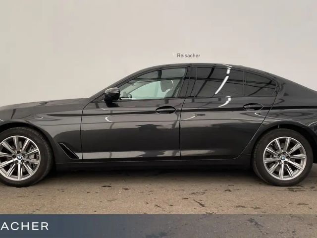 BMW 530 530d Luxury Line Sedan