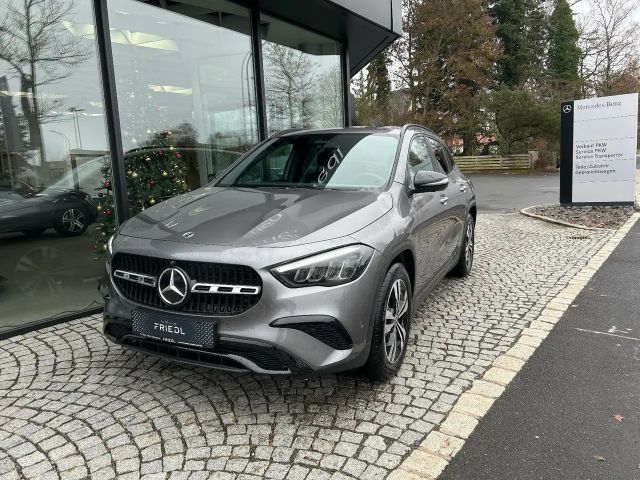 Mercedes-Benz GLA 180 Progr. Distronic  360 Keyless Night AHK