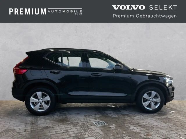 Volvo XC40 Core Momentum