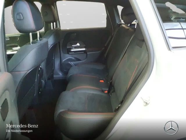 Mercedes-Benz B 200 AMG Line Sedan