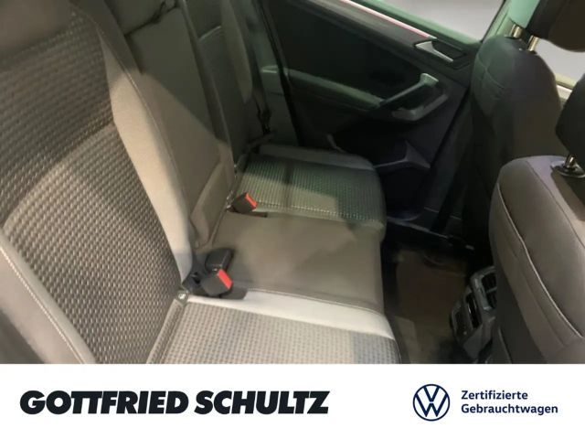 Volkswagen Tiguan ACTIVE TSI NAVI SITZHEIZUNG EINPARKHILFE LED