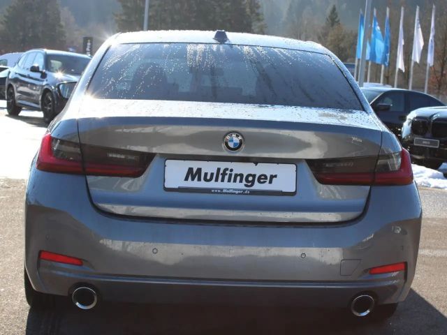 BMW 330 330i Sedan xDrive