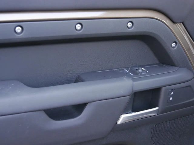 Land Rover Defender 90 S