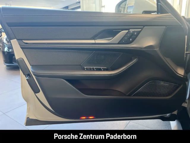 Porsche Taycan S Turbo