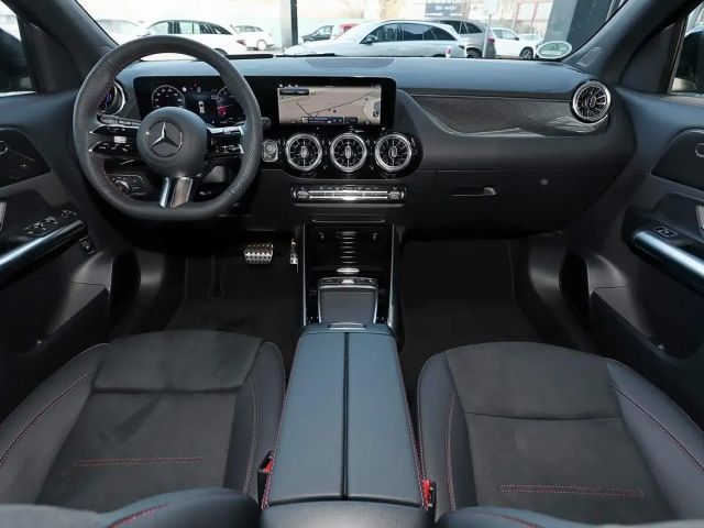 Mercedes-Benz GLA 200 AMG Line