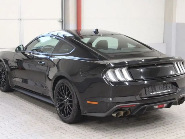 Ford Mustang Fastback GT 5.0 V8