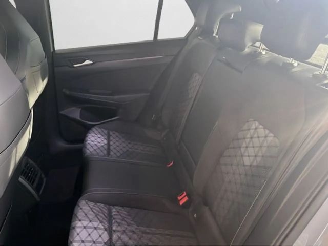 Volkswagen Golf 1.5 eTSI DSG R-Line