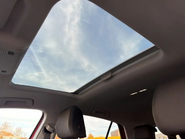 Volkswagen Golf 1.5 TSI Golf VIII IQ.Drive