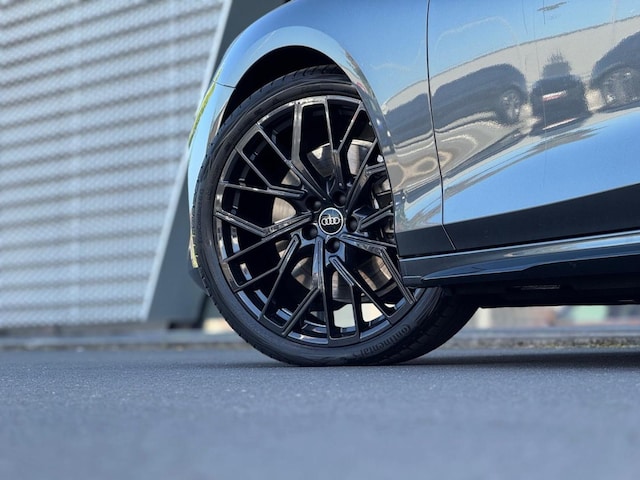 Audi A6 Avant Quattro S-Tronic