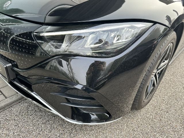 Mercedes-Benz EQE 300 Sedan