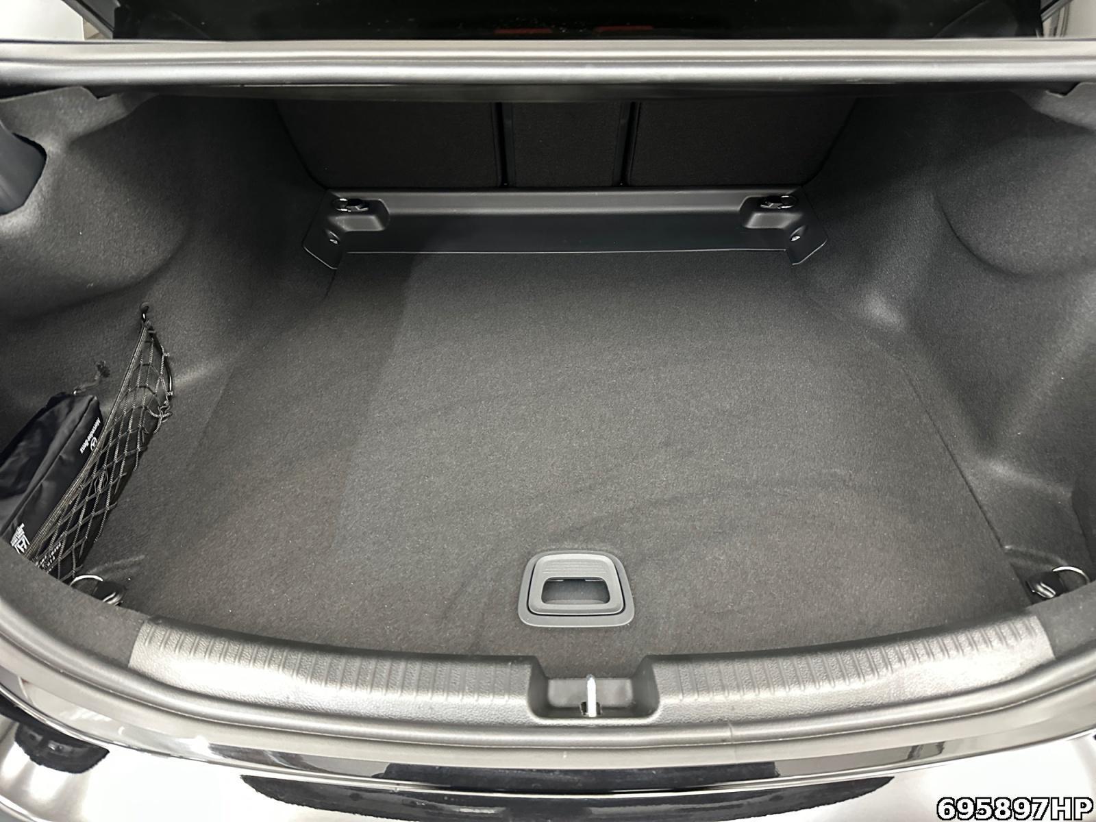 Mercedes-Benz C 200 AVANTGARDE Sedan