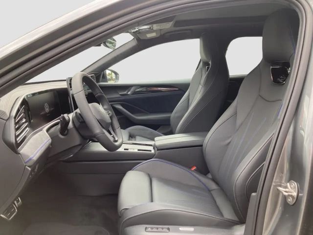 Volkswagen Passat R-Line eHybrid