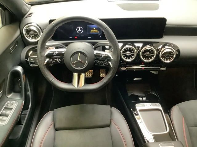 Mercedes-Benz A 180 AMG Line