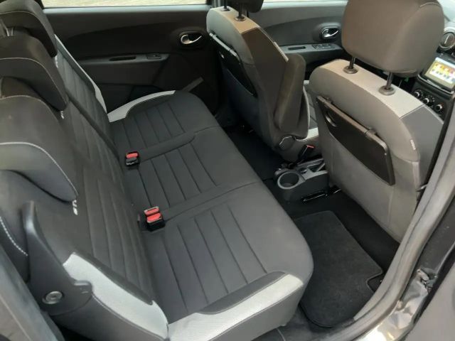 Dacia Lodgy 7 zitter Stepway