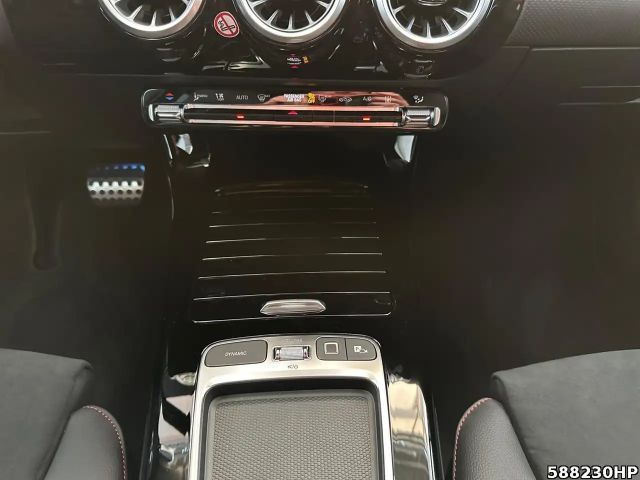 Mercedes-Benz CLA 200 AMG Line