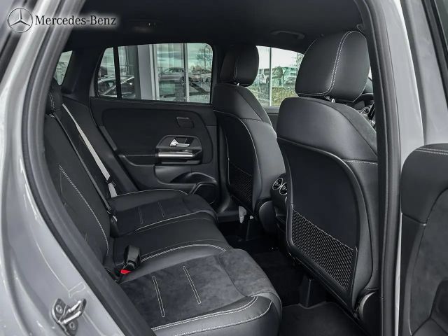 Mercedes-Benz GLA 200 AMG Line GLA 200 d