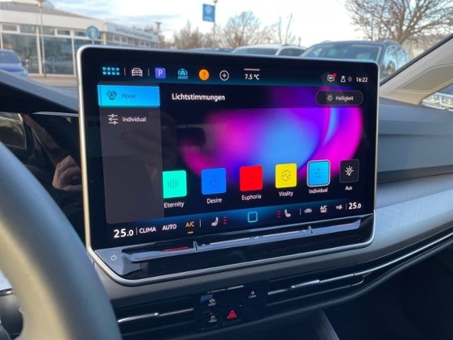 Volkswagen Golf 1.5 eTSI DSG Golf VIII