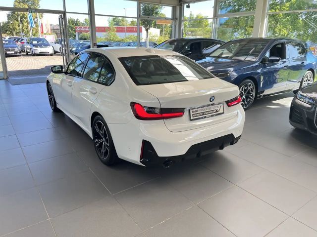 BMW 318 318i M-Sport Sedan