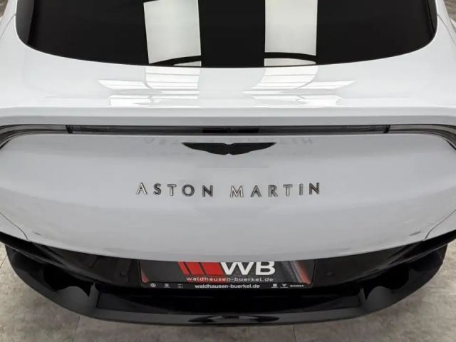 Aston Martin DBX V8