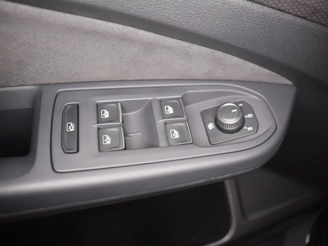 Volkswagen Golf 2.0 TSI GTI Style