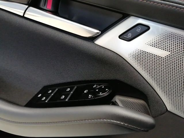 Mazda 3 Exclusive-line