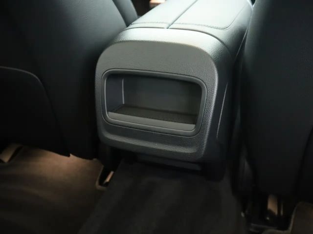 Mercedes-Benz C 300 AMG Line Sedan