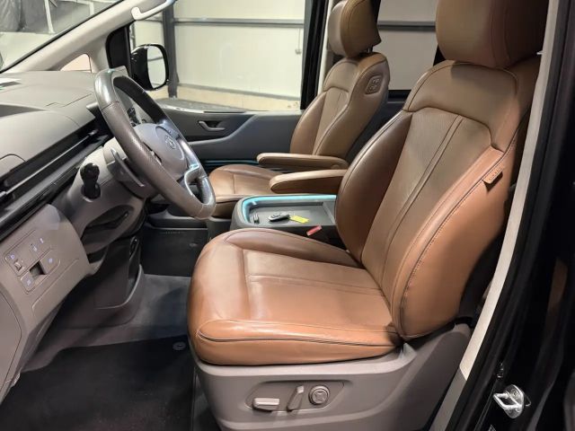 Hyundai Staria Signature Vierwielaandrijving