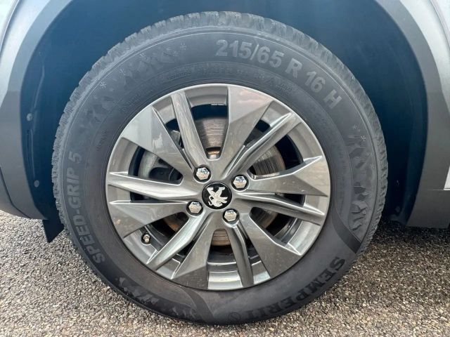 Peugeot E-2008 Active Pack