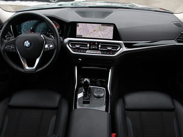BMW 320 320d Sport Line Touring xDrive
