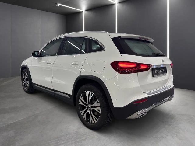 Mercedes-Benz GLA 180 Progressive