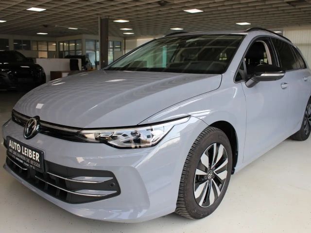 Volkswagen Golf 1.5 eTSI Variant