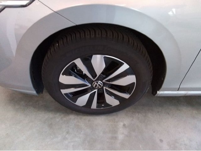 Volkswagen Golf 1.5 eTSI DSG Variant